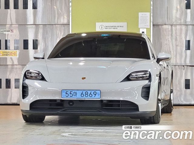 Porsche Taycan GTS — пробег 8 700 км — фото 1 из 5