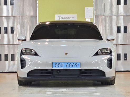 Porsche Taycan GTS — пробег 8 700 км — фото 3 из 5