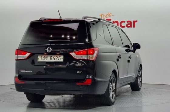 SsangYong KORANDO 4WD 9-Seater Adventure 60th Edition — пробег 178 072 км — фото 2 из 5