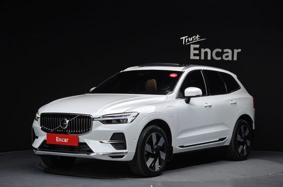 Volvo XC60 T8 Ultra Bright — пробег 3 855 км — фото 1 из 5