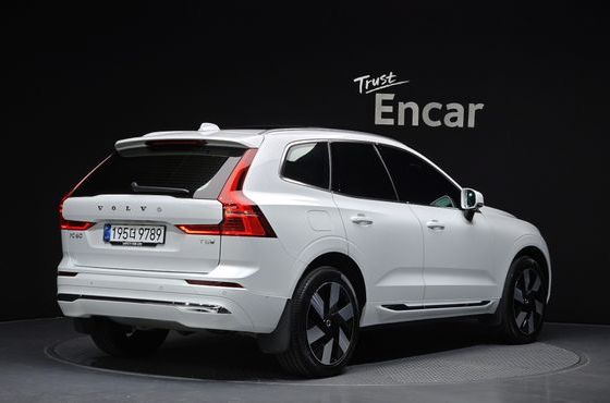 Volvo XC60 T8 Ultra Bright — пробег 3 855 км — фото 2 из 5
