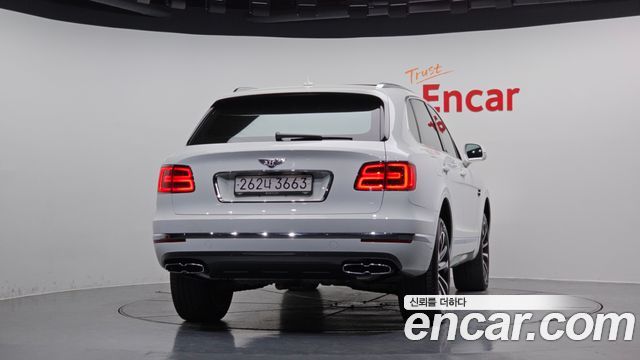 Bentley Bentayga 4.0 V8 — пробег 36 198 км — фото 4 из 5