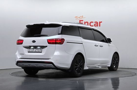 Kia Carnival 9-seater Prestige — пробег 124 363 км — фото 2 из 5