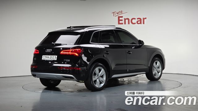 Audi Q5 45 TFSI Quattro Premium — пробег 70 557 км — фото 2 из 5