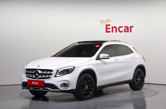 Mercedes-Benz GLA-Class GLA250 4MATIC — пробег 70 028 км — фото 1 из 5