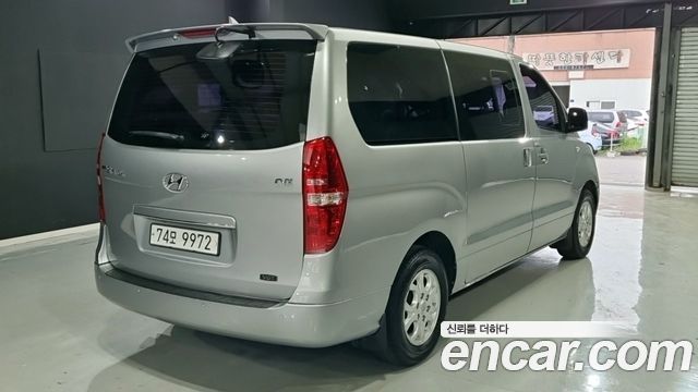 Hyundai Starex 11-Seater Wagon CVX Luxury — пробег 147 666 км — фото 3 из 5