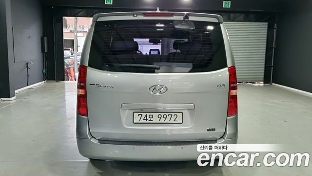 Hyundai Starex 11-Seater Wagon CVX Luxury — пробег 147 666 км — фото 4 из 5