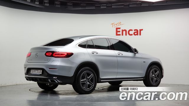 Mercedes-Benz GLC-Class GCL300 4MATIC Coupe — пробег 67 540 км — фото 2 из 5