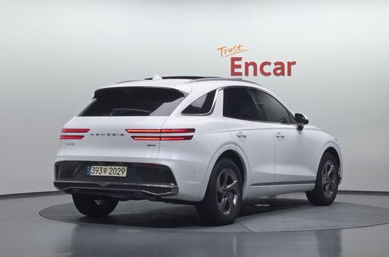 Genesis GV70 2.5T Gasoline AWD — пробег 17 915 км — фото 2 из 5