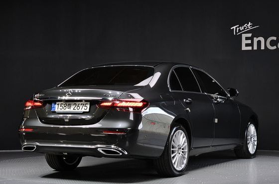 Mercedes-Benz E-Class E220d 4MATIC Exclusive — пробег 56 699 км — фото 2 из 5