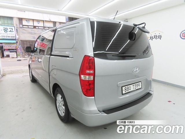 Hyundai Starex Van 5-Seater Smart — пробег 50 000 км — фото 4 из 5