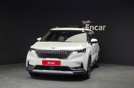Kia Carnival 9-Seater Signature — пробег 76 572 км — фото 3 из 5