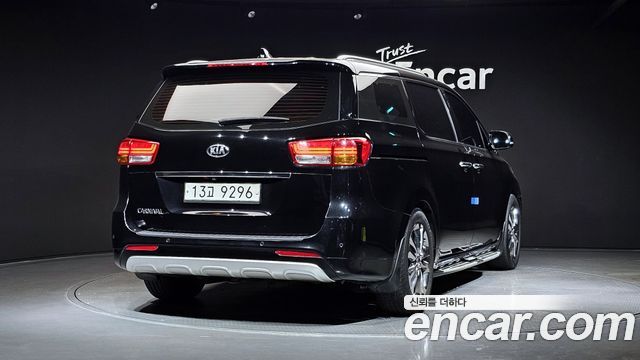 Kia Carnival Gasoline 9-seater Noblesse — пробег 122 058 км — фото 2 из 5