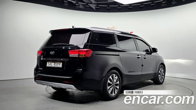 Kia Carnival 9-seater Luxury — пробег 244 536 км — фото 2 из 5