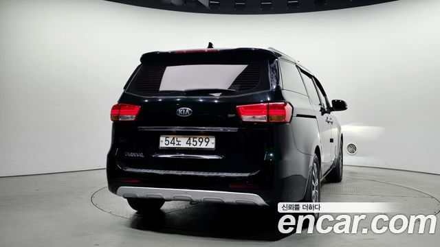 Kia Carnival 9-seater Luxury — пробег 244 536 км — фото 4 из 5