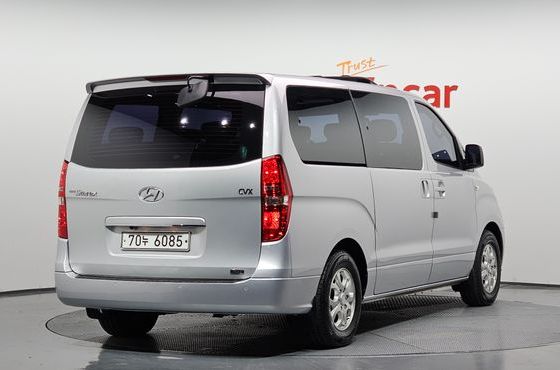 Hyundai Starex 12-Seater Wagon CVX Luxury — пробег 41 896 км — фото 2 из 5