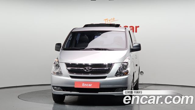 Hyundai Starex 12-Seater Wagon CVX Luxury — пробег 41 896 км — фото 3 из 5