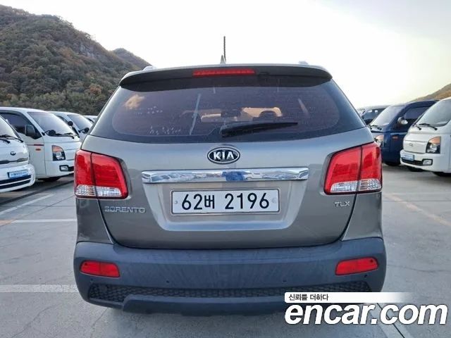 Kia Sorento Diesel 2.0 2WD TLX High-Deluxe — пробег 184 071 км — фото 2 из 5