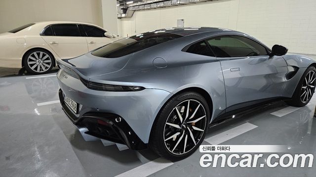 Astonmartin Vantage 4.0 V8 Coupe — пробег 7 000 км — фото 2 из 5