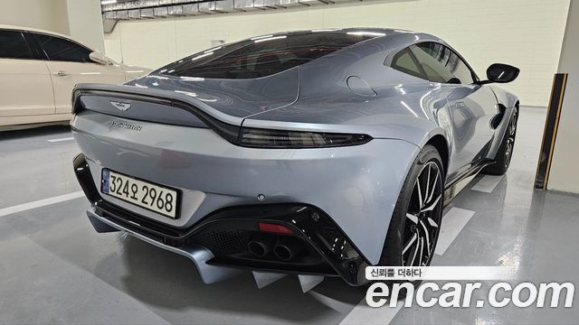 Astonmartin Vantage 4.0 V8 Coupe — пробег 7 000 км — фото 4 из 5