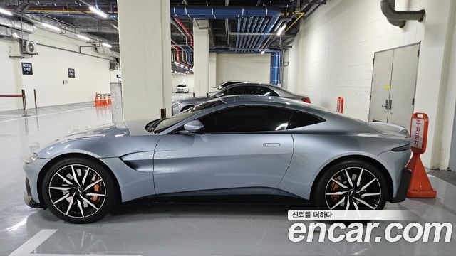 Astonmartin Vantage 4.0 V8 Coupe — пробег 7 000 км — фото 5 из 5