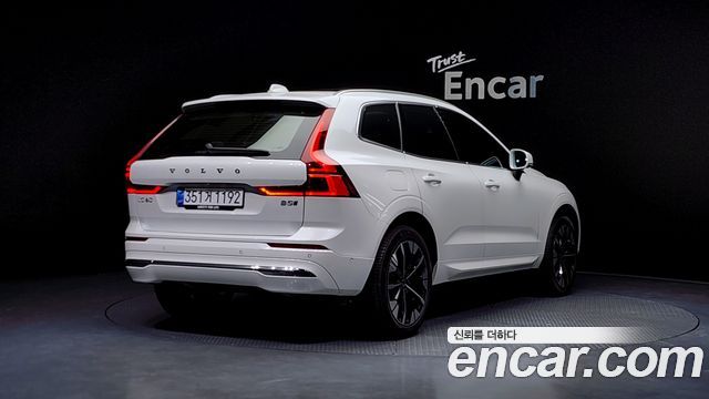 Volvo XC60 B5 Ultra Bright — пробег 873 км — фото 2 из 5