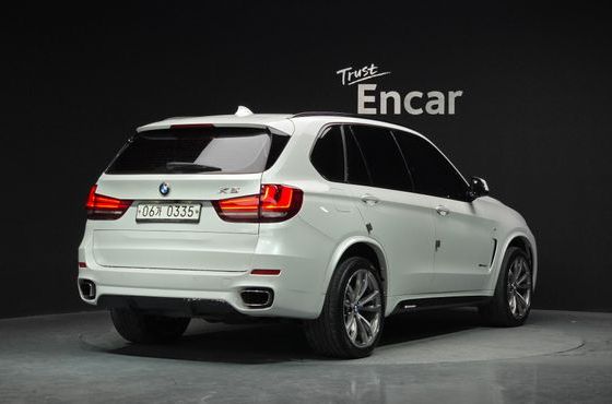 BMW X5 xDrive 40d — пробег 97 814 км — фото 2 из 5