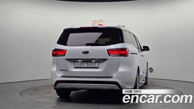 Kia Carnival 9-seater Prestige — пробег 132 483 км — фото 4 из 5