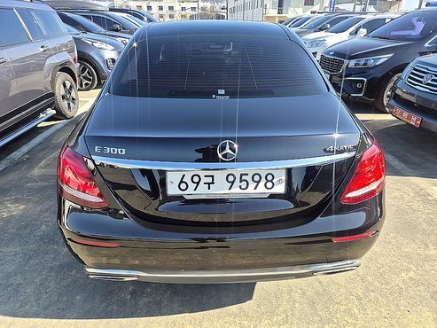 Mercedes-Benz E-Class E300 4MATIC Exclusive — пробег 85 495 км — фото 4 из 5