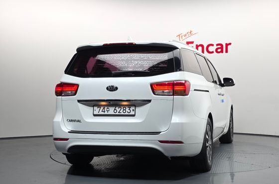 Kia Carnival 11-seater Prestige — пробег 43 672 км — фото 4 из 5