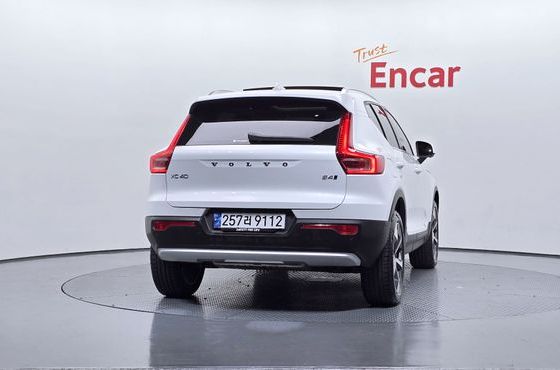 Volvo XC40 B4 Ultra Bright — пробег 5 908 км — фото 4 из 5