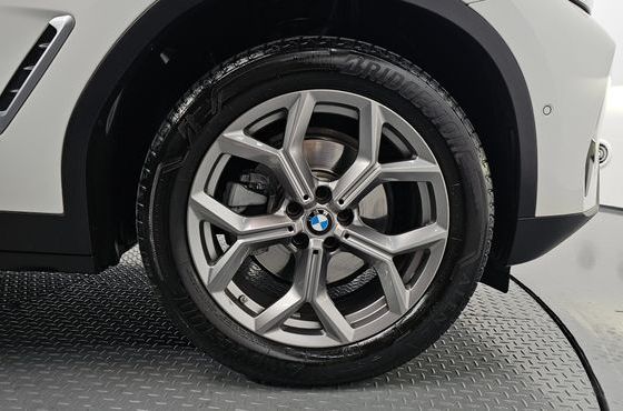 BMW X3 xDrive 20i — пробег 28 097 км — фото 5 из 5