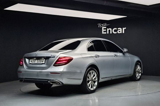 Mercedes-Benz E-Class E300 4MATIC Exclusive — пробег 51 745 км — фото 2 из 5