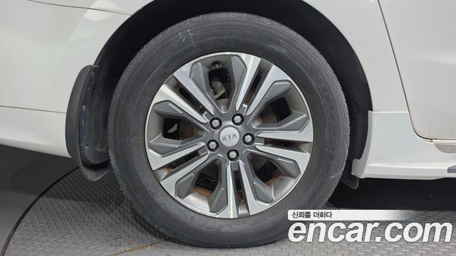 Kia Carnival 9-seater Noblesse — пробег 128 546 км — фото 5 из 5