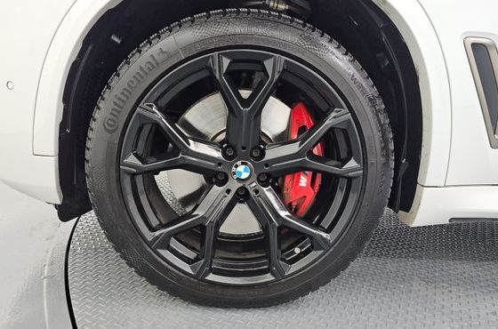 BMW X5 M50i — пробег 63 031 км — фото 5 из 5