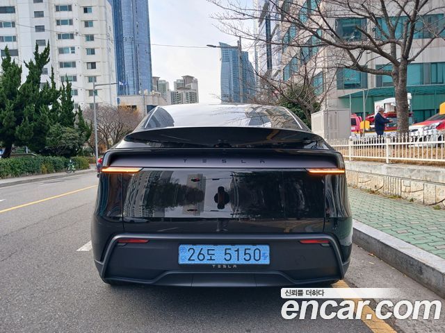 Tesla Model Y RWD — пробег 765 км — фото 5 из 5