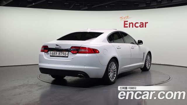Jaguar XF 2.2D Luxury X250 — пробег 185 310 км — фото 2 из 5