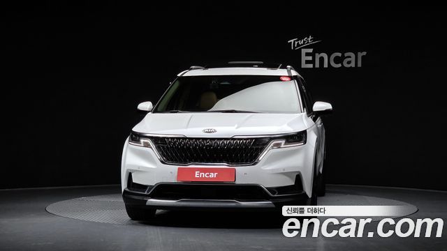 Kia Carnival 9-Seater Signature — пробег 70 419 км — фото 3 из 5