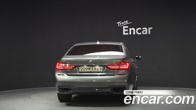 BMW 7-Series 740d xDrive M Sport — пробег 140 399 км — фото 4 из 5