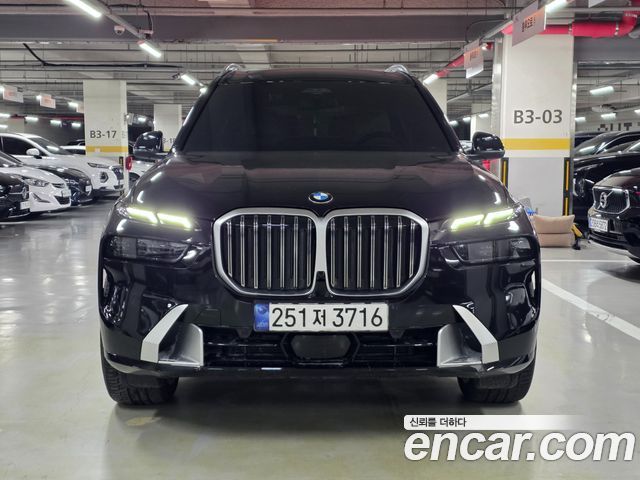BMW X7 xDrive 40i Design Pure Excellence 6-Seater — пробег 24 000 км — фото 2 из 5