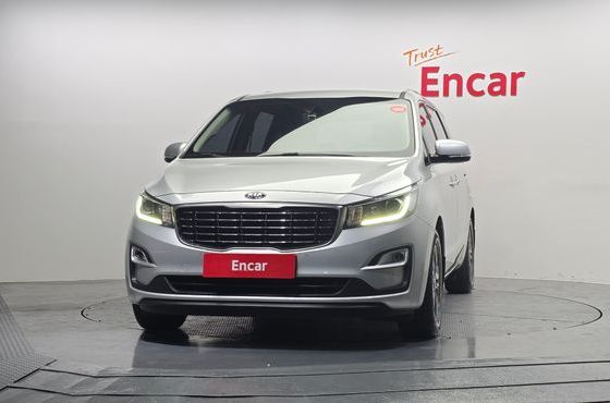 Kia Carnival Gasoline 11-Seater Prestige — пробег 50 023 км — фото 3 из 5
