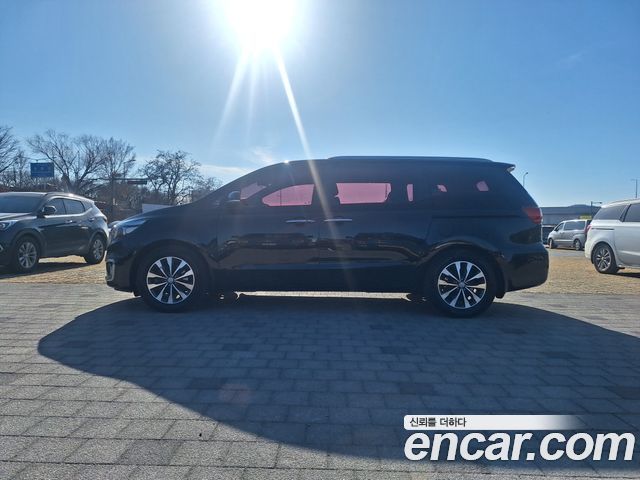 Kia Carnival 9-seater Luxury — пробег 209 076 км — фото 4 из 5