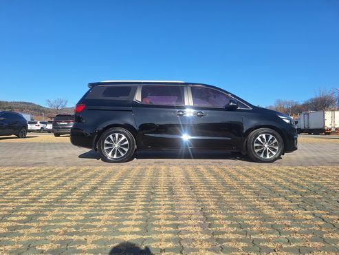 Kia Carnival 9-seater Luxury — пробег 209 076 км — фото 5 из 5