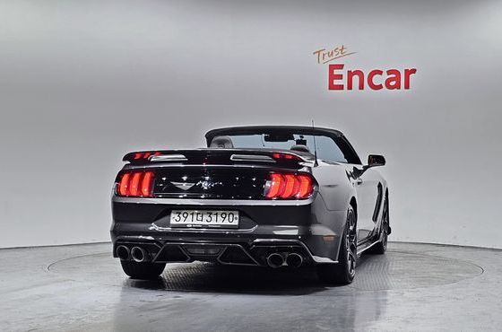 Ford Mustang Convertible — пробег 53 706 км — фото 4 из 5