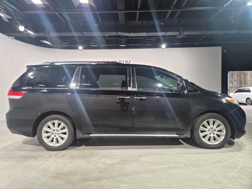 Toyota Sienna 3.5 AWD — пробег 117 090 км — фото 4 из 5