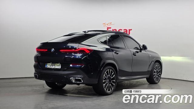 BMW X6 xDrive40i M Sport — пробег 6 819 км — фото 2 из 5