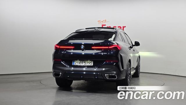 BMW X6 xDrive40i M Sport — пробег 6 819 км — фото 4 из 5