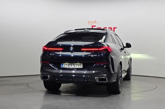 BMW X6 xDrive40i M Sport — пробег 6 819 км — фото 4 из 5