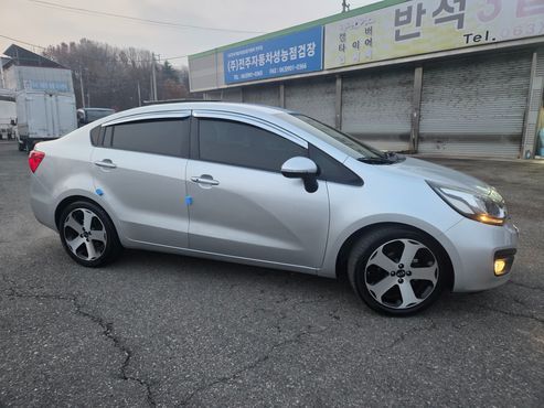 Kia pride 1.6 GDI Sedan Prestige — пробег 154 000 км — фото 3 из 5