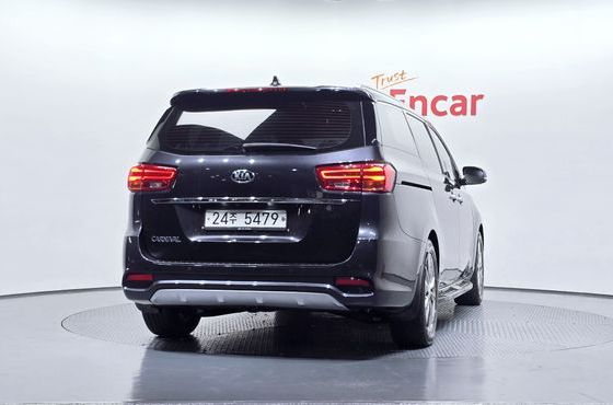 Kia Carnival Gasoline 9-Seater Noblesse Special — пробег 81 619 км — фото 4 из 5